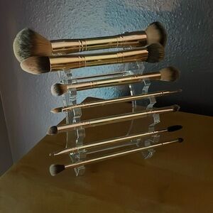 Plexi holder for double ended make up brushes - Seint brushes.